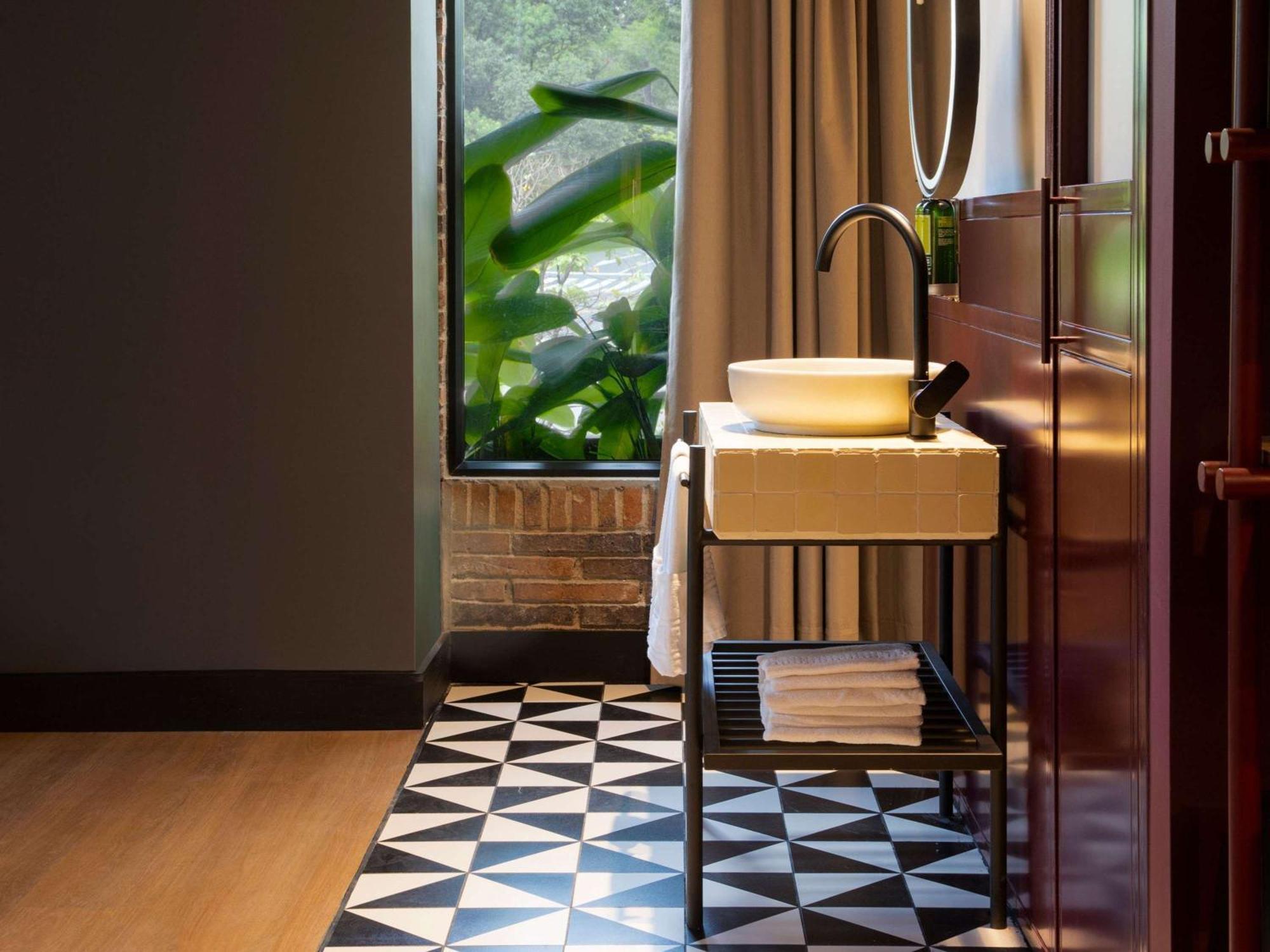 Tribe 4* Medellín