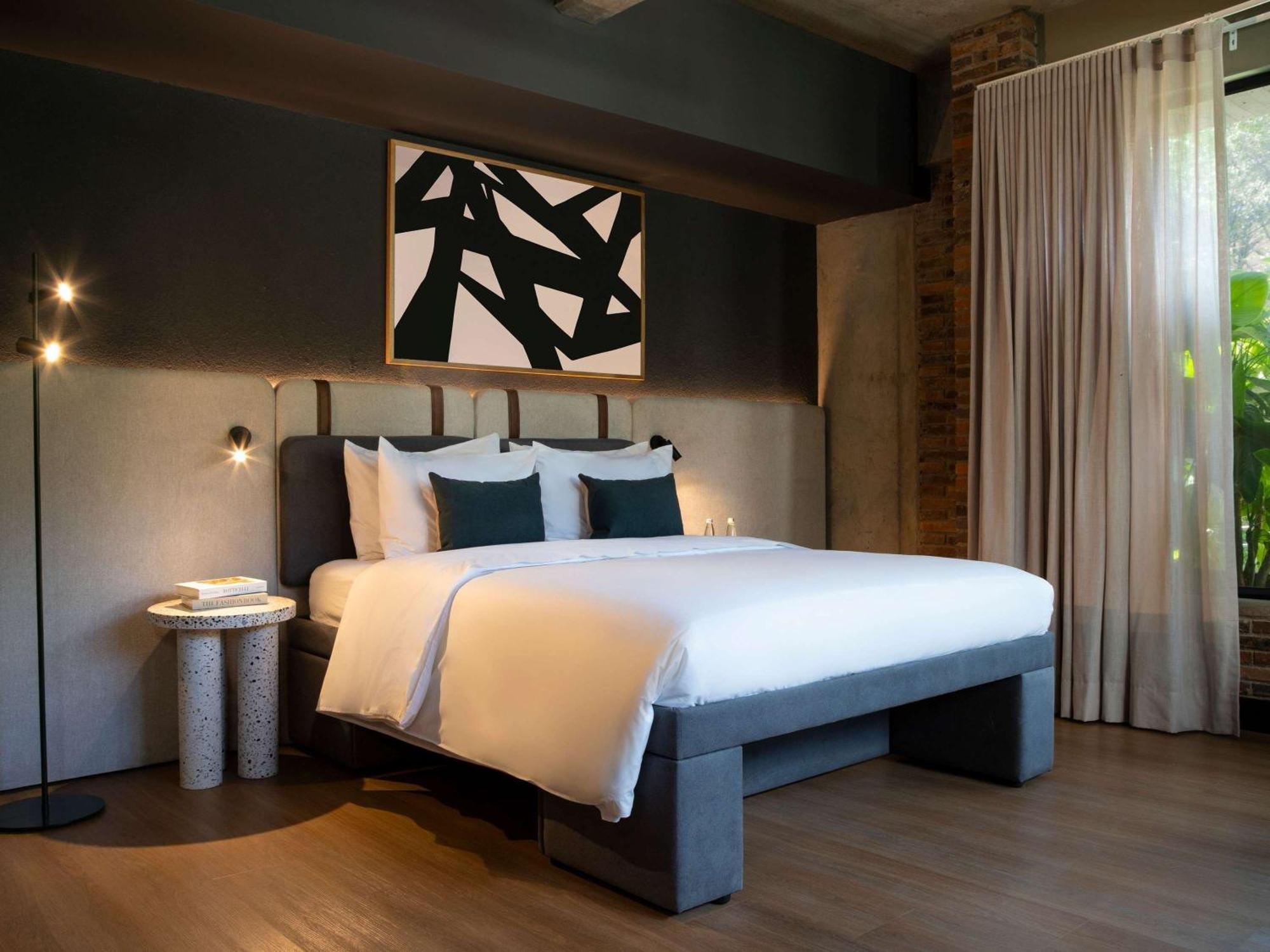 Hotel Tribe